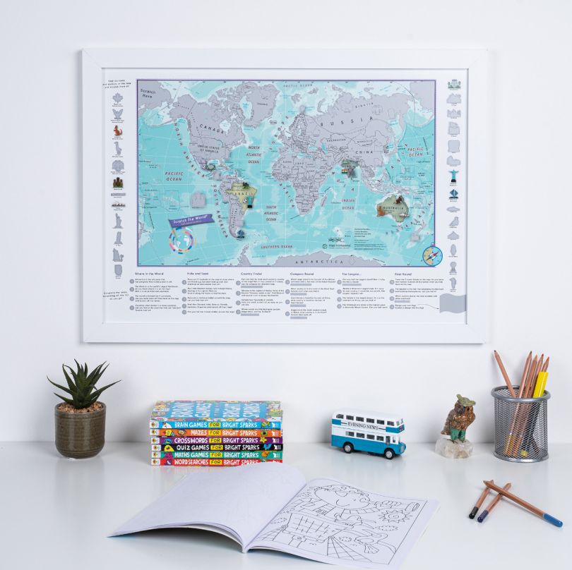 Scratch the World�� activity adventure map print (Pinboard & wood frame - White)