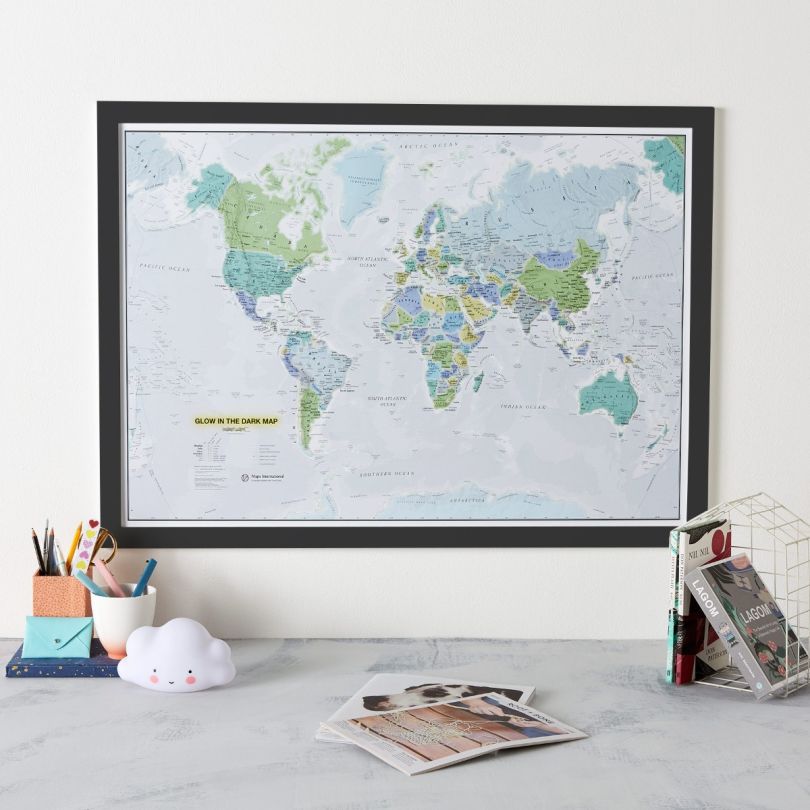Glow in the Dark World Map (Pinboard & wood frame - Black)